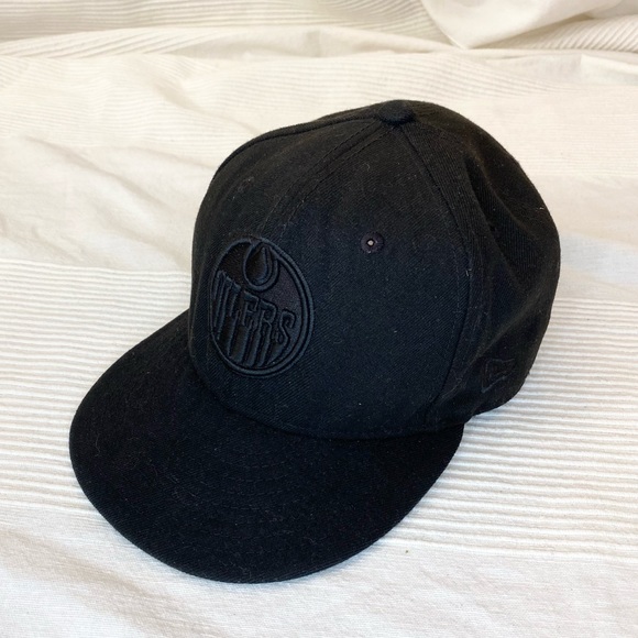 SOLD Oilers Black on Black Logo New Era Hat - Picture 6 of 10
